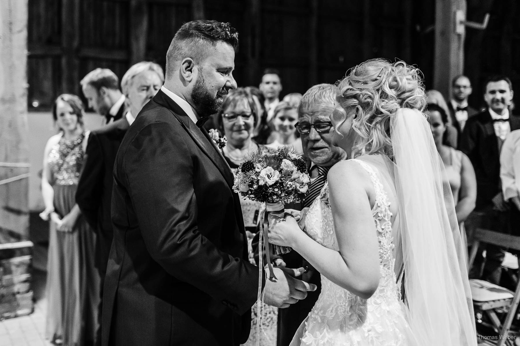 Hochzeit in der Scheune auf dem Hof Schweers, Hochzeitsfotograf Thomas Weber aus Oldenburg