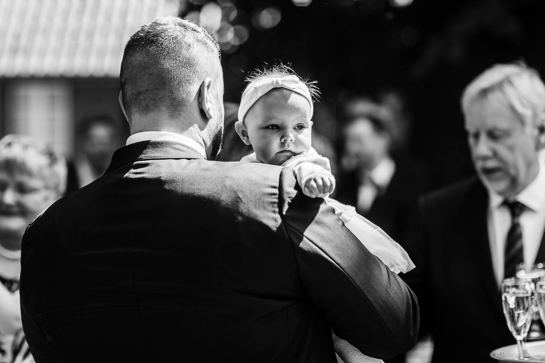 Gratulationen der Hochzeitsgäste nach der Trauung, Hochzeitsfotograf Thomas Weber aus Oldenburg