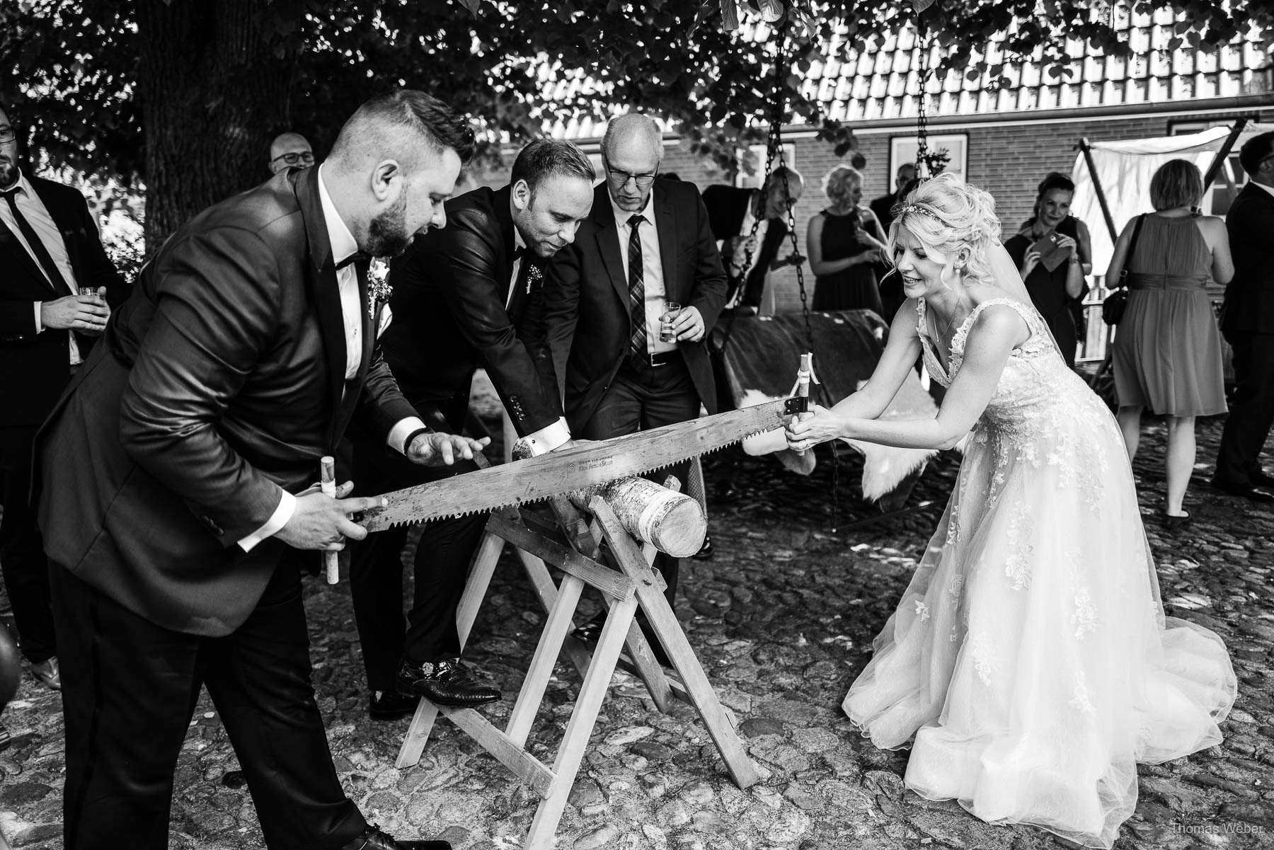 Gratulationen der Hochzeitsgäste nach der Trauung, Hochzeitsfotograf Thomas Weber aus Oldenburg