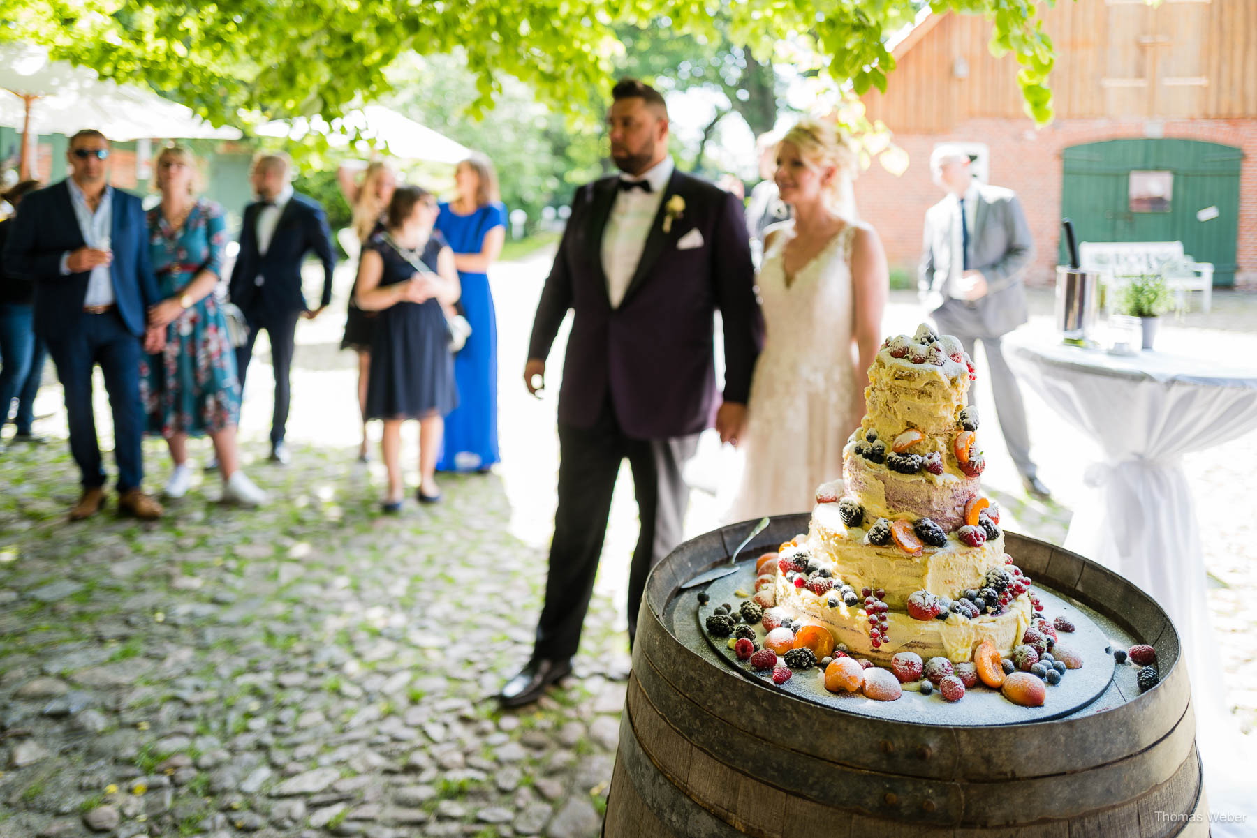 Die wunderschöne und leckere Hochzeitstorte, Hochzeitsfotograf Thomas Weber aus Oldenburg